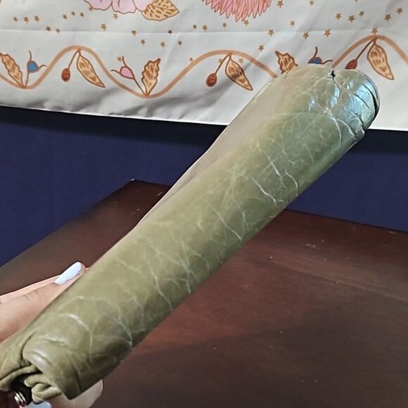 HOBO Distressed Leather Wallet - Picture 8 of 8